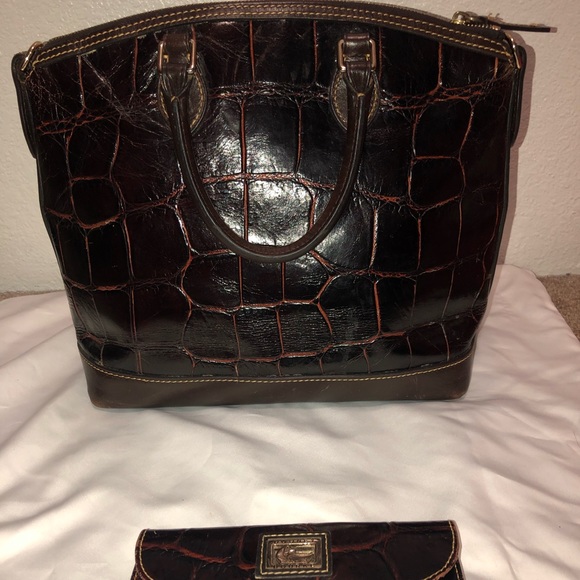 Authentic Dooney & Bourke Satchel/Wallet - Picture 2 of 8